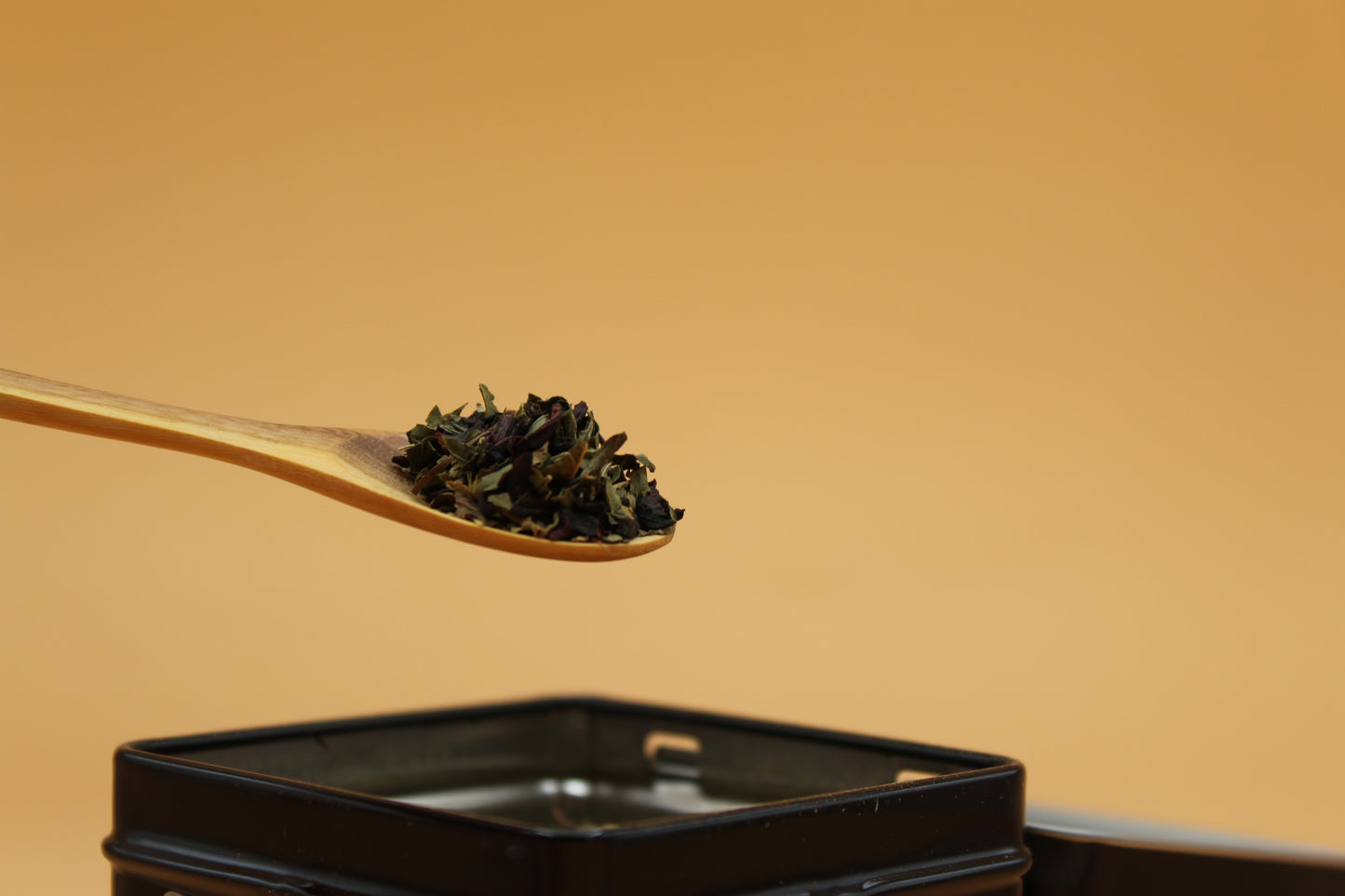 Hibiscus-Peppermint Herbal Tea (Loose-Leaf)